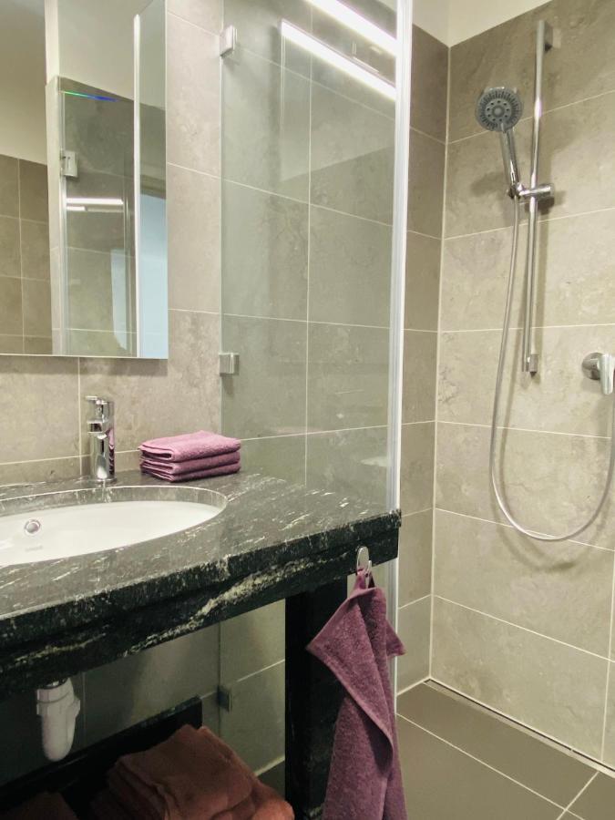 Lilie Appartement In Heviz Mit Tiefgarage, New And Modern ภายนอก รูปภาพ